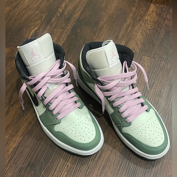 Air jordan 1 mid ‘Dutch Green - Picture 1 of 5